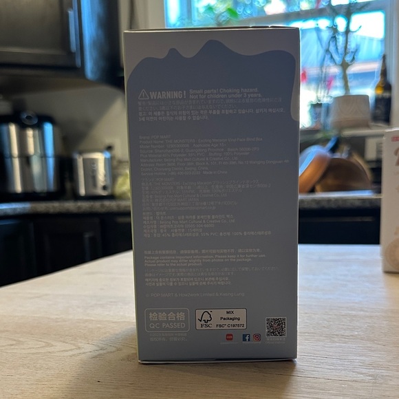 POP MART | THE MONSTERS | Exciting Macaron Vinyl Face Toy - Green Grape - Picture 6 of 13